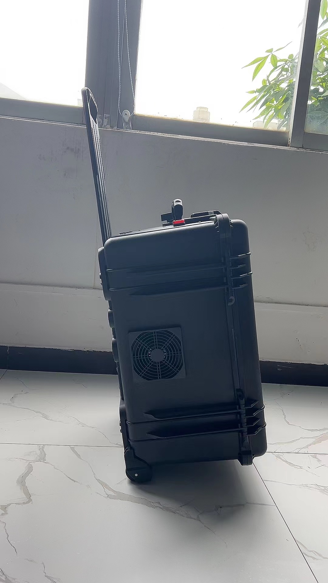 大悟手拉箱型移动通信干扰器